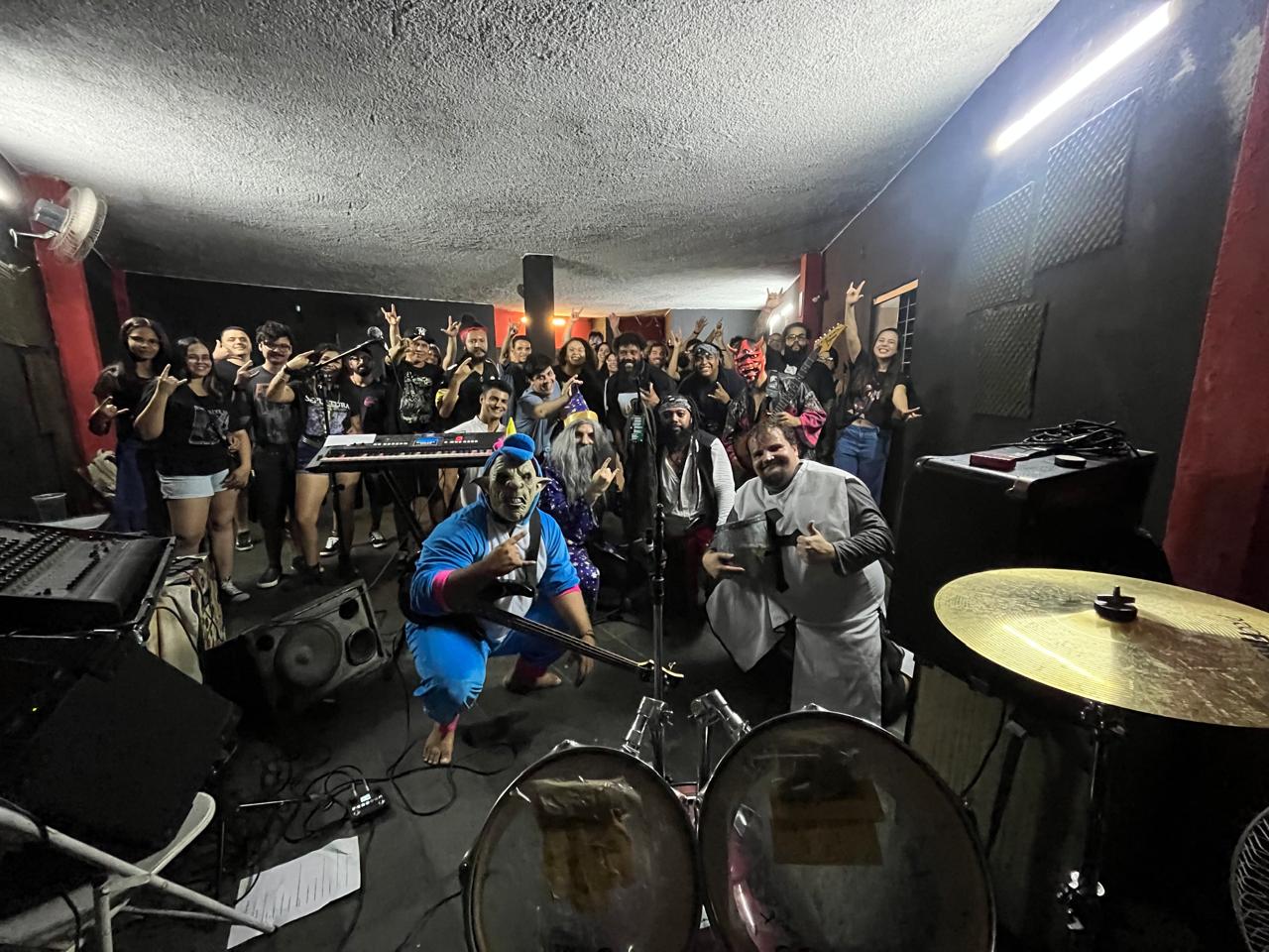 Show no Covil com público.